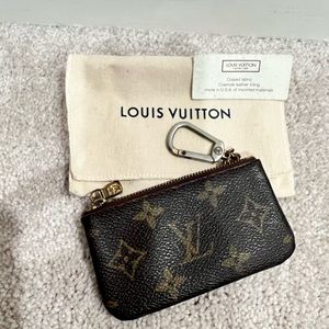 Authentic Louis Vuitton key clea
